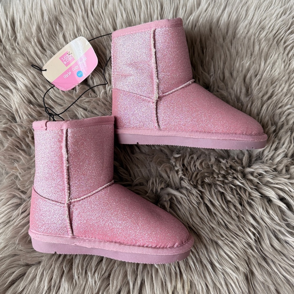 Lily & Dan Pink Glitter Ugg Inspired Snow Boots in size 9/10
